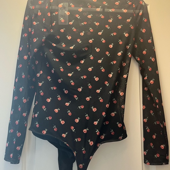 Hollister black mesh roses bodysuit- size medium - Picture 5 of 7
